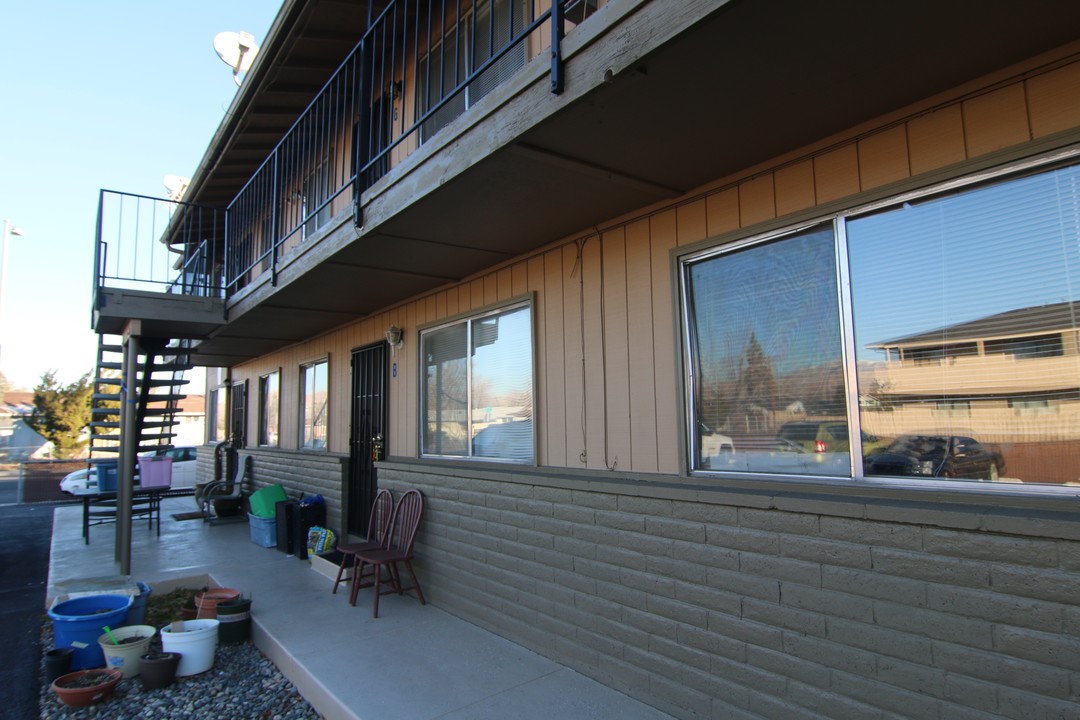 Sunrise Apartments in Sparks, NV - Building Photo