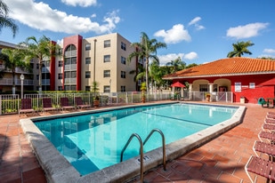 Lago Club Apartments in Miami, FL - Building Photo