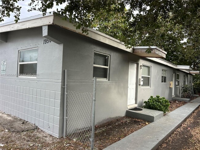 1950 Washington Ave in Opa Locka, FL - Building Photo - Building Photo