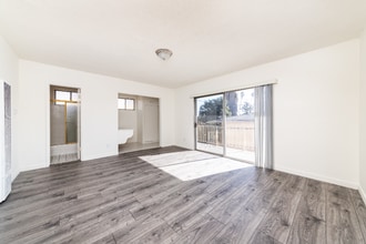 410 W Regent St in Inglewood, CA - Foto de edificio - Building Photo