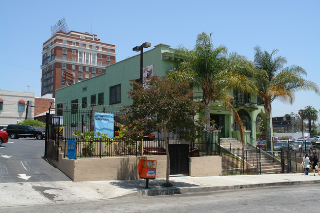 2879 Sunset Pl in Los Angeles, CA - Foto de edificio - Building Photo