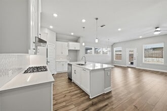 1620 Mcdougall Crk in Van Alstyne, TX - Foto de edificio - Building Photo