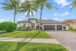 596 N Cypress Dr in Tequesta, FL - Building Photo