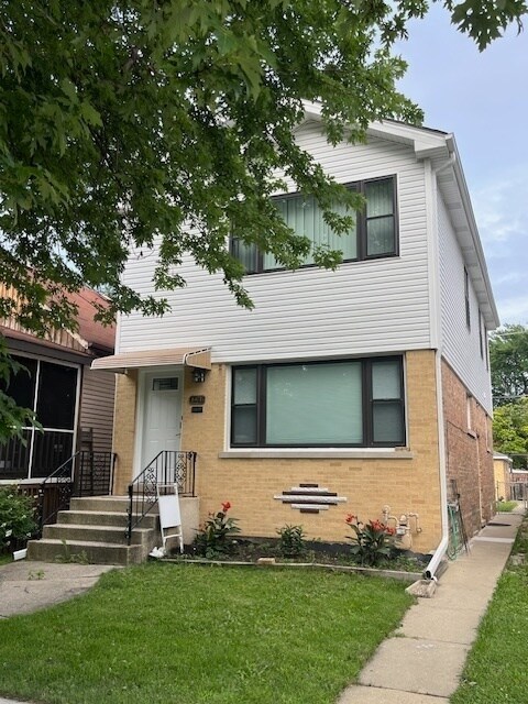 3431 N Kostner Ave in Chicago, IL - Building Photo