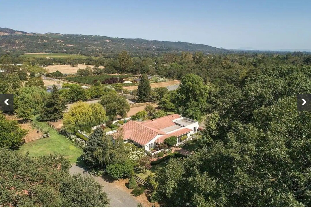 15644 Arnold Dr in Sonoma, CA - Building Photo