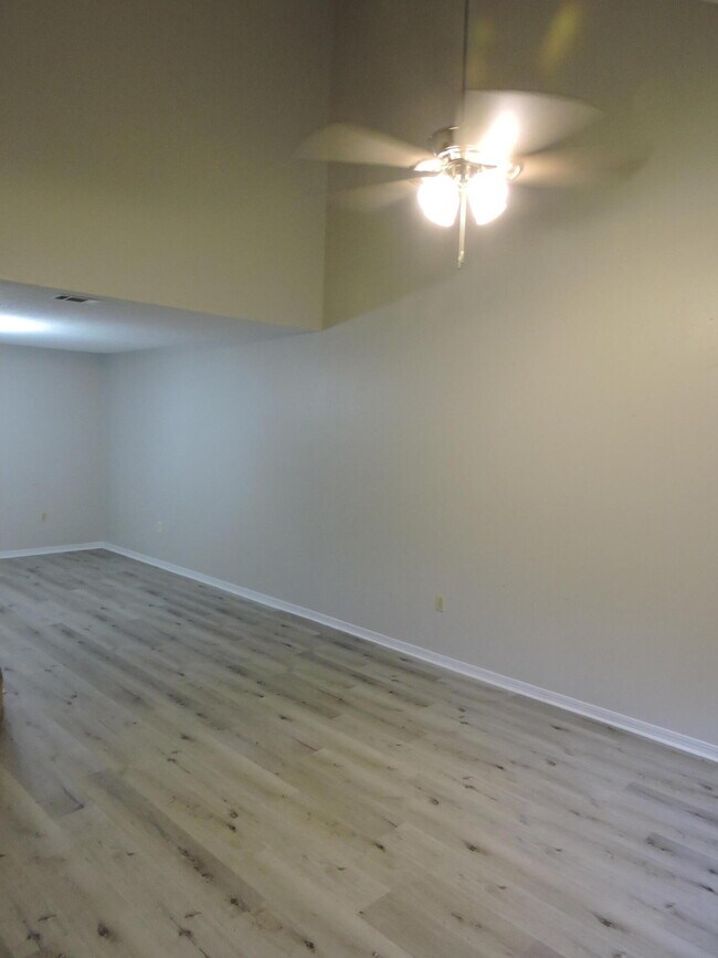 813 Valley Rd in Crestview, FL - Building Photo - Building Photo