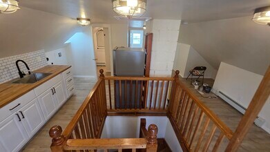 57 Lawrence St, Unit 3 in Everett, MA - Foto de edificio - Building Photo