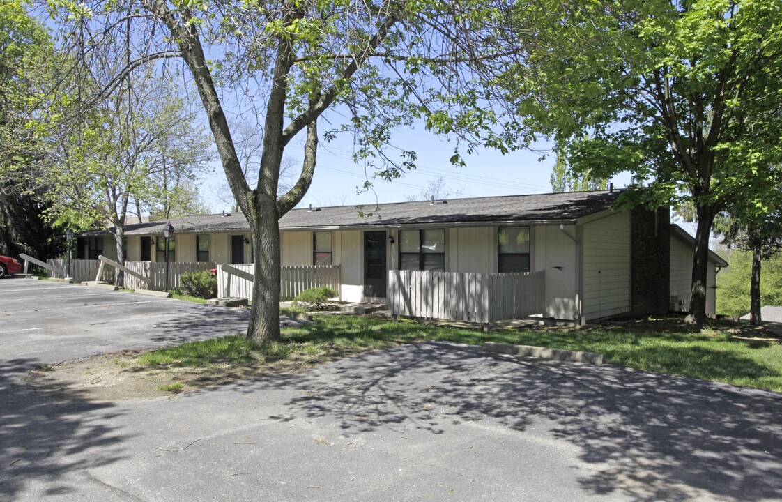 Northrup Court in Coraopolis, PA - Building Photo