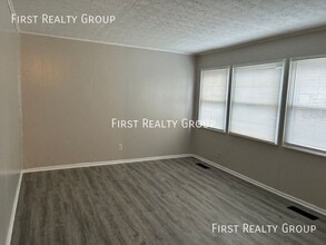 4572 Gardendale Ave in Dayton, OH - Building Photo - Building Photo