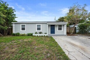 1209 14th Ct S in Lake Worth Beach, FL - Building Photo