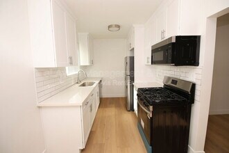 14115 Gilmore St in Los Angeles, CA - Building Photo - Building Photo