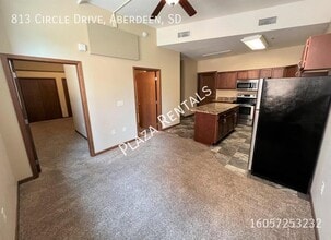 214 S Kline St in Aberdeen, SD - Building Photo - Building Photo