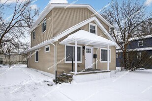 427 W George Ave in Hazel Park, MI - Building Photo