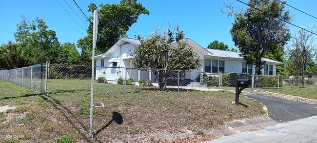 property at 648 N 9th Plaza