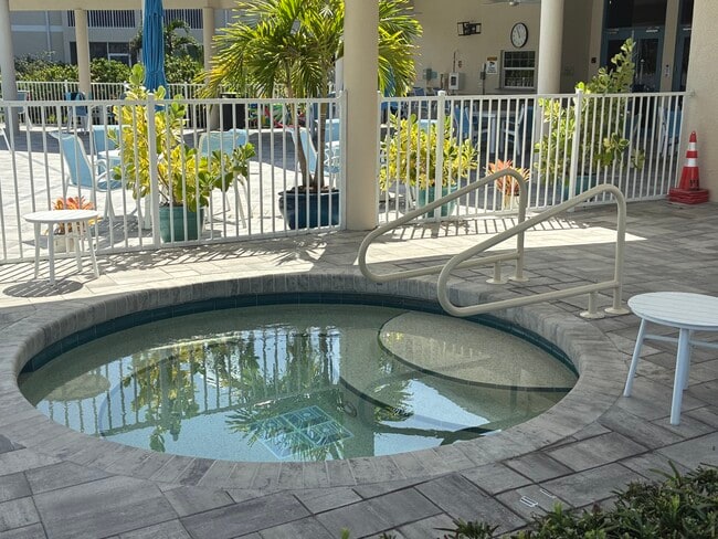 4250 Players Pl in Sarasota, FL - Foto de edificio - Building Photo