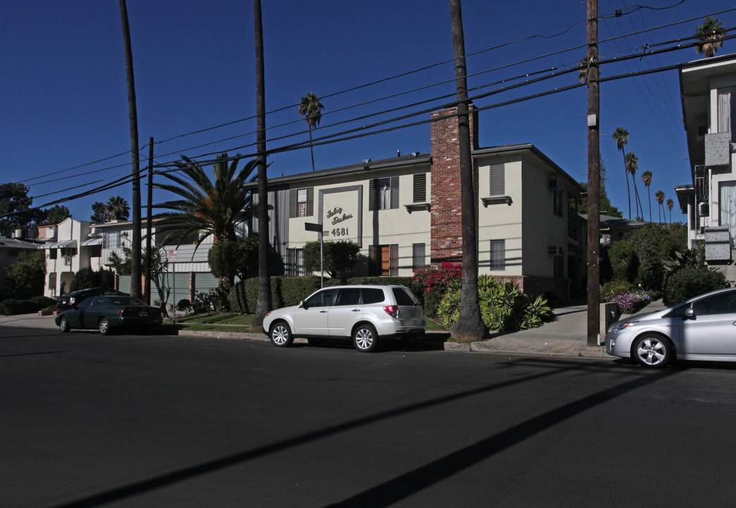 4581 Finley Ave in Los Angeles, CA - Building Photo