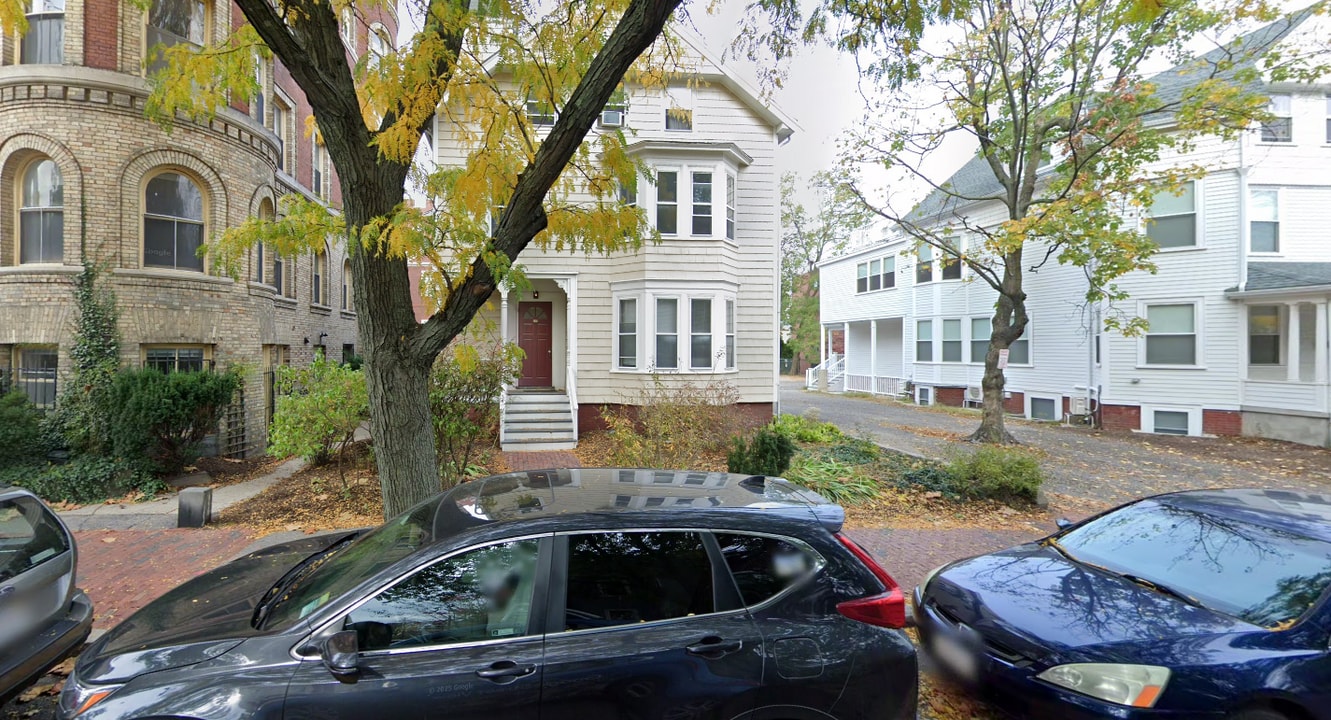 381 Harvard St, Unit 22 in Cambridge, MA - Building Photo