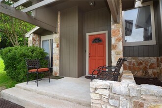 5311 Doe Valley Ln in Austin, TX - Building Photo - Building Photo