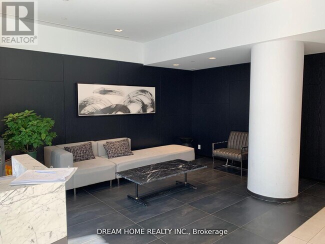 203 College St in Toronto, ON - Building Photo - Building Photo