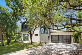 2504 Bluffview Dr in Austin, TX - Building Photo - Building Photo