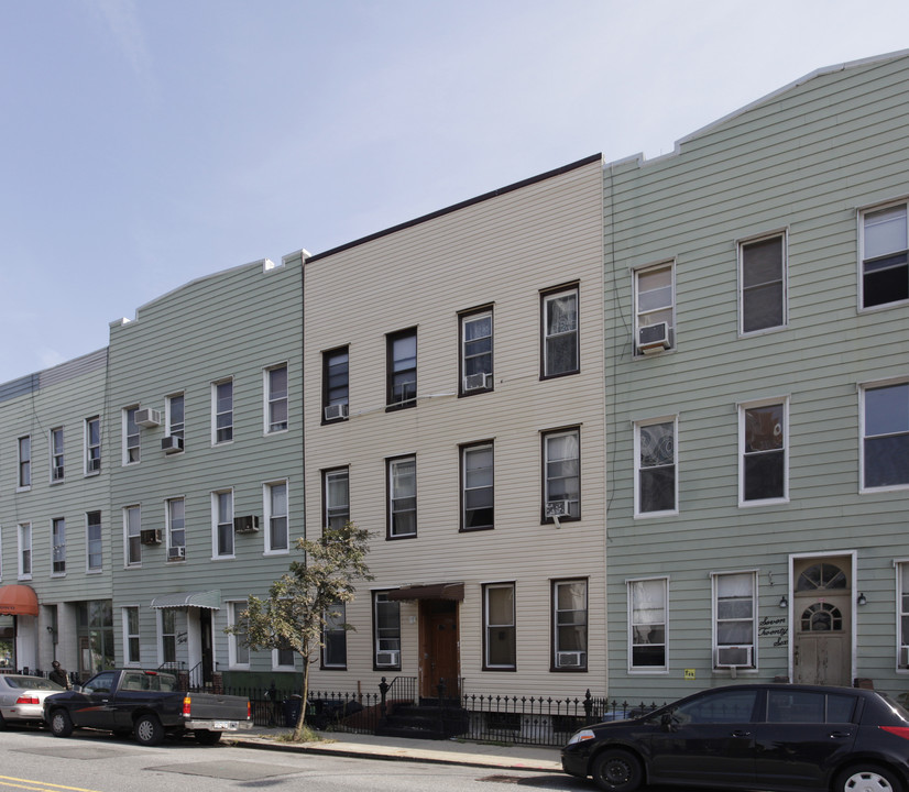 728 Lorimer St in Brooklyn, NY - Building Photo