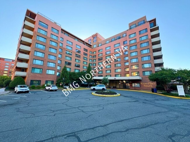property at 1011 Arlington Blvd