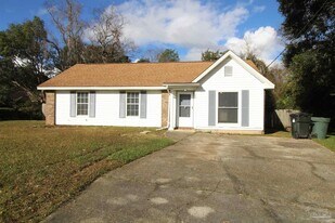 8126 Crystal Wells Pl in Pensacola, FL - Building Photo
