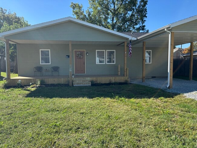 property at 308 W Parkway Dr