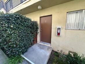 1262 Granville Ave in Los Angeles, CA - Building Photo - Building Photo