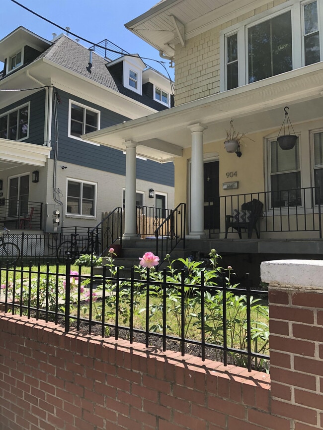 904 Webster St NW in Washington, DC - Building Photo - Building Photo