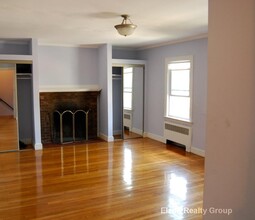 93 Undine Rd, Unit 1 in Boston, MA - Building Photo - Building Photo