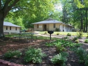 Matthews Court in Sanford, NC - Building Photo