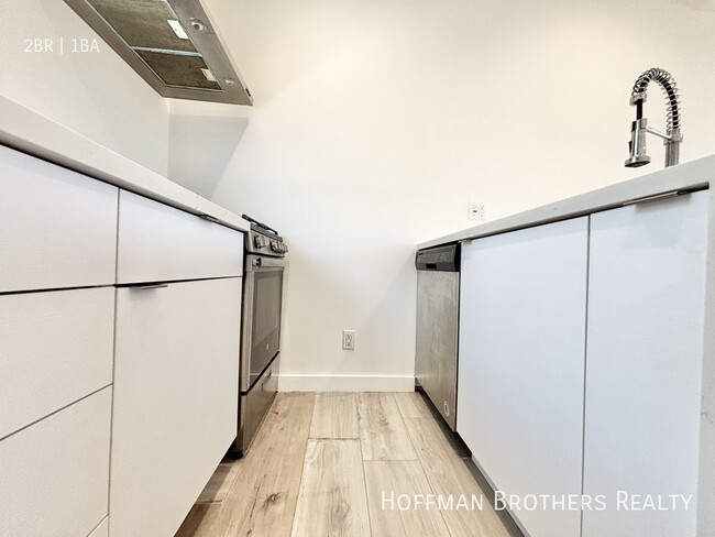 5732 Aldama St in Los Angeles, CA - Building Photo - Building Photo