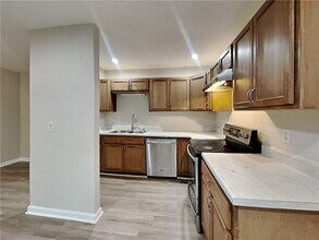 1775 Whitehall Forest Ct SE in Atlanta, GA - Building Photo - Building Photo