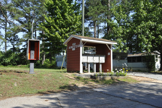 6569 Homestead Rd in Rex, GA - Building Photo - Building Photo