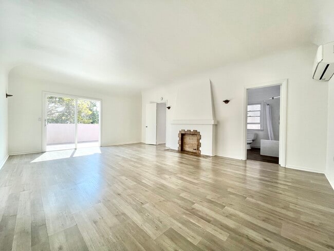 property at 423 N Orange Dr