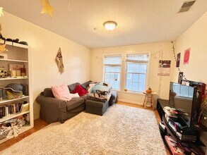 207 Hillside St, Unit 2 in Boston, MA - Building Photo - Building Photo