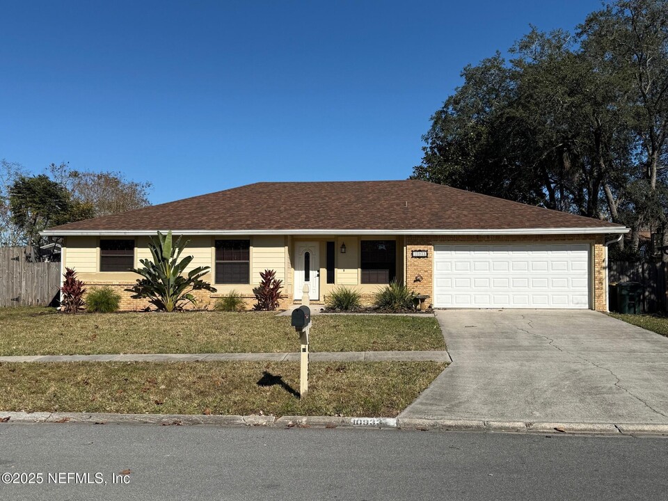 10933 Grand Trunk Ln in Jacksonville, FL - Foto de edificio