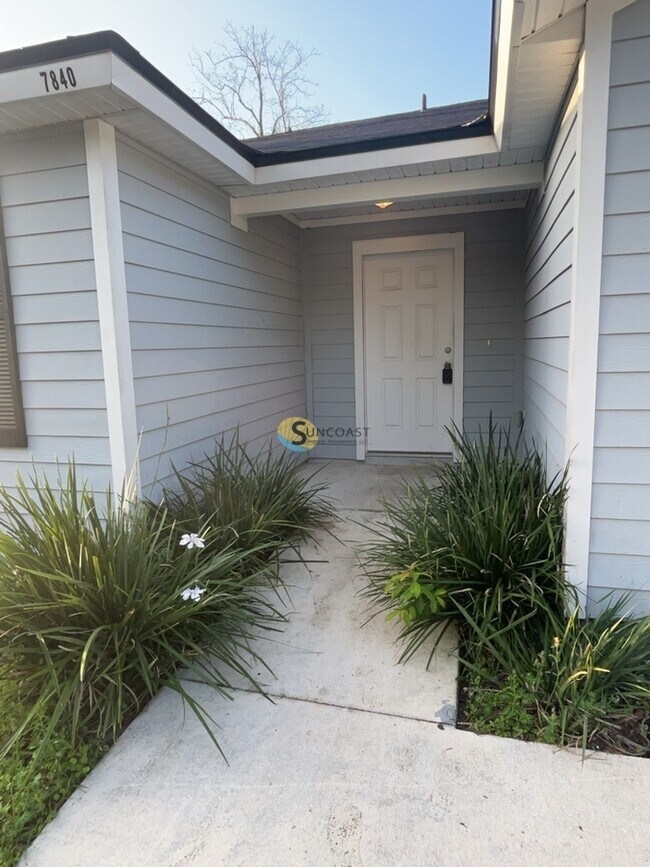7840 Hammond Blvd in Jacksonville, FL - Building Photo - Building Photo