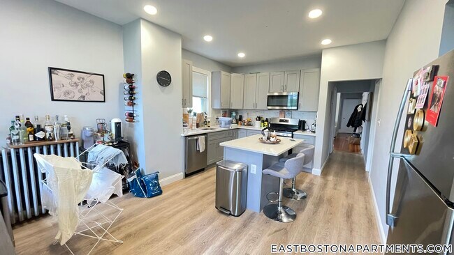 44 Ashley St in Boston, MA - Building Photo - Building Photo