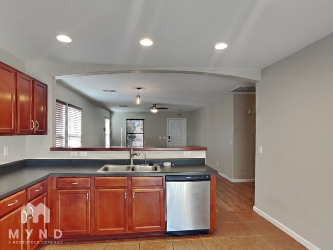 669 W Silver Reef Ct in Casa Grande, AZ - Foto de edificio - Building Photo