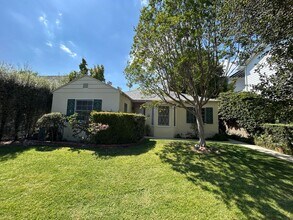 4313 Bakman Ave in Los Angeles, CA - Building Photo - Building Photo