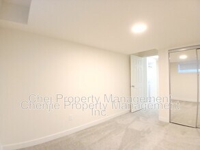 5102 River’s Edge Wy NW in Edmonton, AB - Building Photo - Building Photo