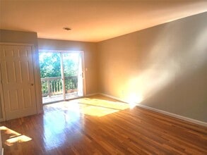 18 Pavilion Ridge Way in Suffern, NY - Building Photo - Building Photo