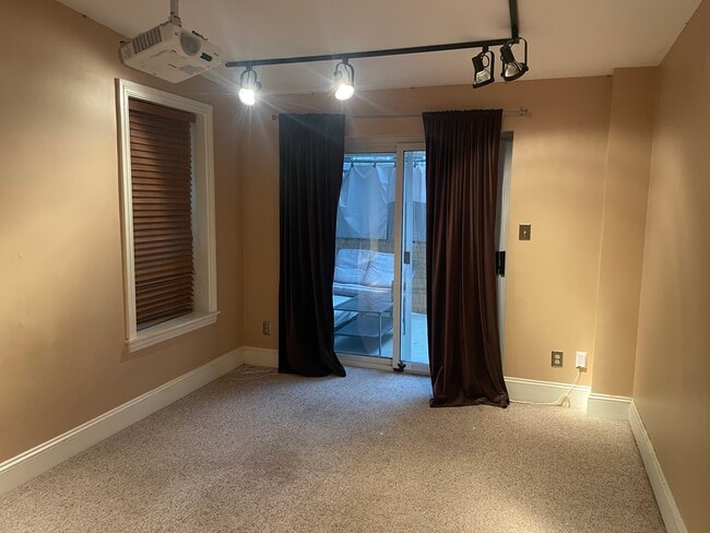 property at 526 N 15th St