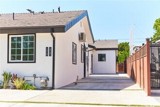 14745 Bassett St in Los Angeles, CA - Building Photo - Building Photo