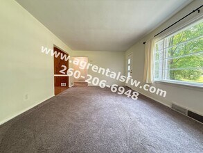 4620 Taylor St in Fort Wayne, IN - Building Photo - Building Photo