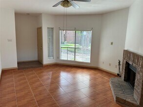 3150 Walnut Bend Ln in Houston, TX - Foto de edificio - Building Photo