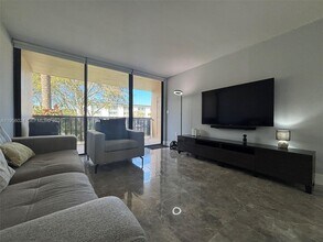 10865 SW 112th Ave in Miami, FL - Building Photo - Building Photo