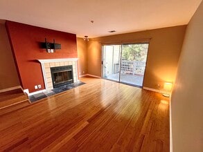 2625 Oak Rd, Unit c in Walnut Creek, CA - Building Photo - Building Photo